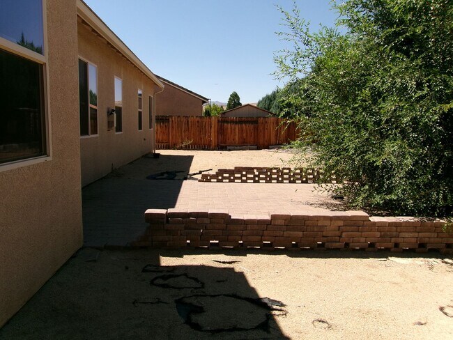 Building Photo - Spacious home located in gated community.