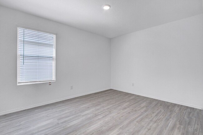 Building Photo - 4 Bedroom Home on Corner Lot in Waterwheel Subdivision