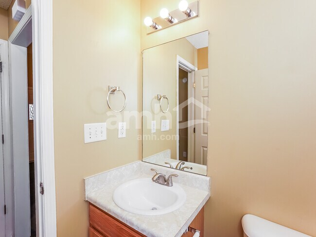 Building Photo - 1533 Cedar Springs Cir