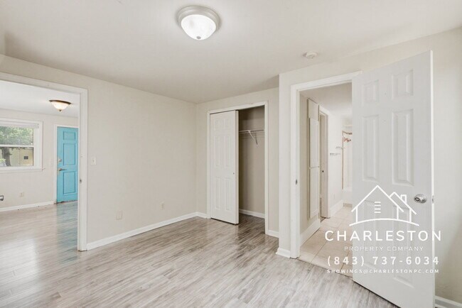 Building Photo - 1833-C Orangeburg St - **APPROVED APPLICATION - LEASE PENDING**