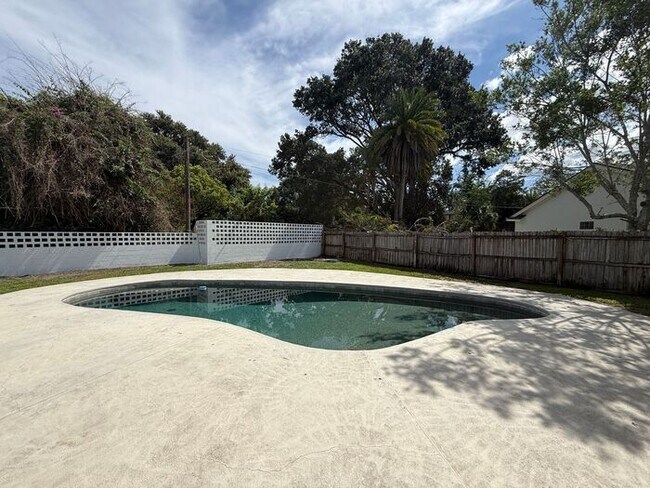 Building Photo - 4/3 WINTER PARK POOL HOME WITH WINTER PARK SCHOOLS! (Orange County Winter Park Schools)