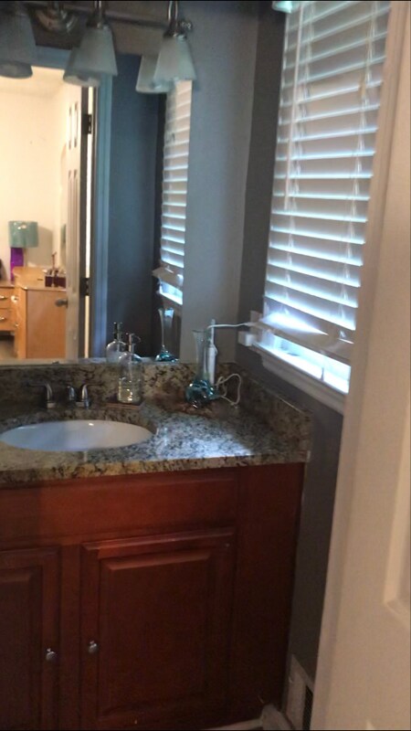 Building Photo - 142 Wanda Ave