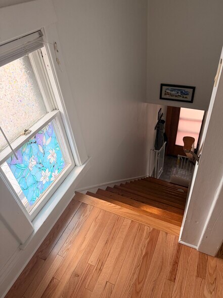 Building Photo - 425 5th St