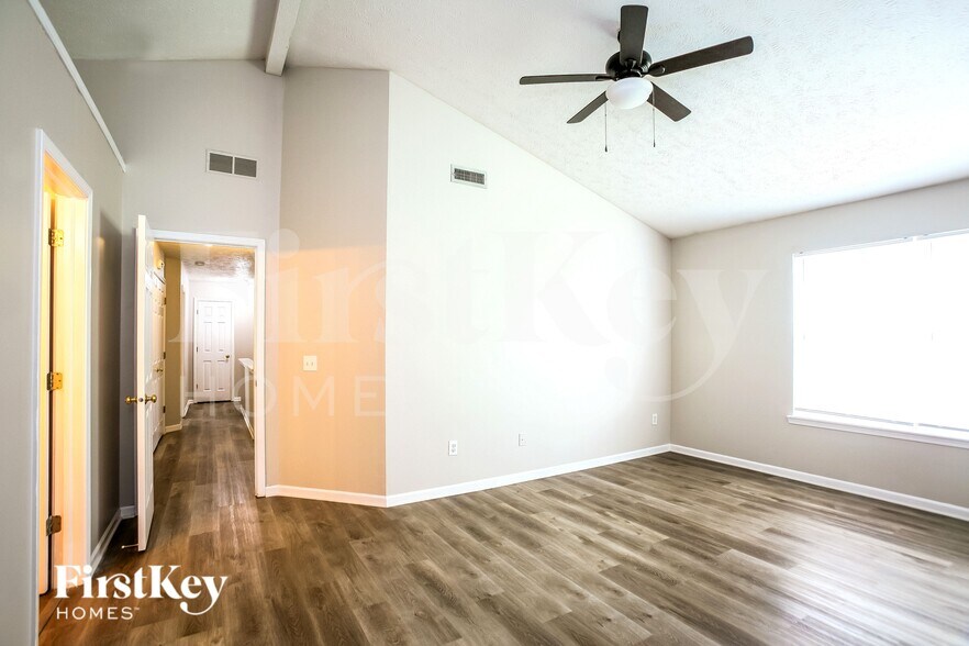 Building Photo - 8438 Aviva Ln