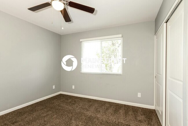 Building Photo - 3 Bedroom Pet-Friendly Home in Phoenix, AZ with Main Street Renewal