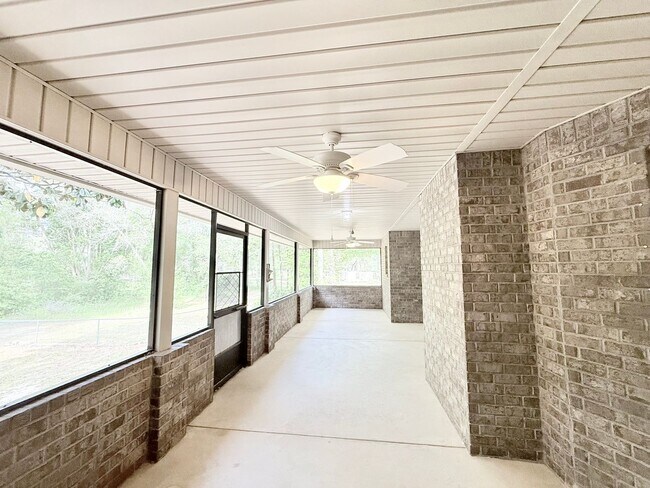 Building Photo - Custom-Built 3-Bedroom Home