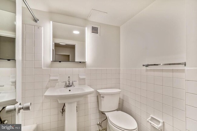 Building Photo - 226 W Rittenhouse Square