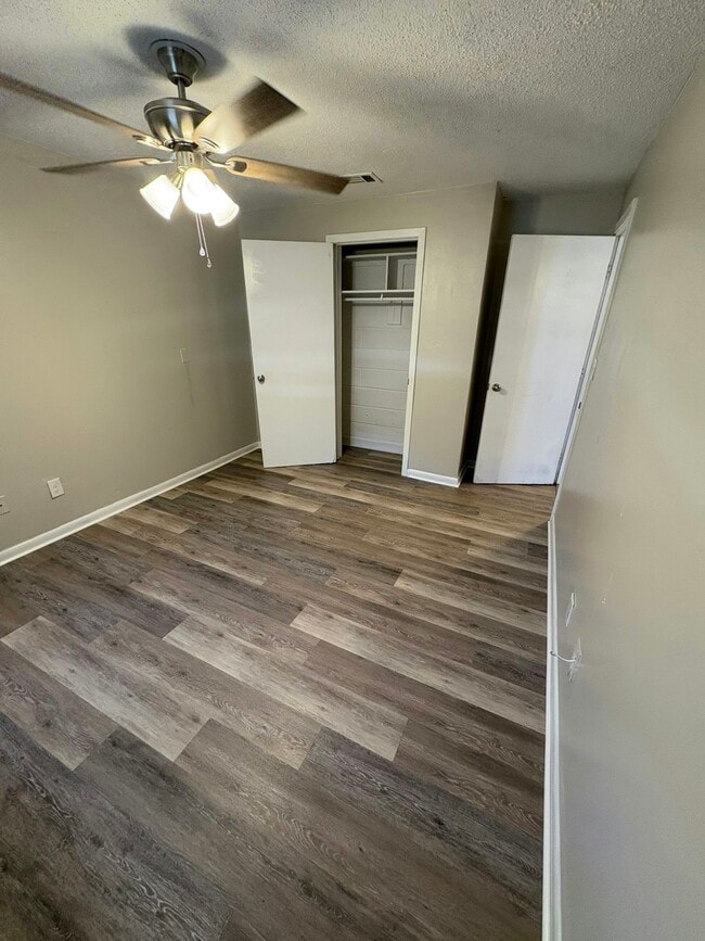 Building Photo - 1116 Ash Ave