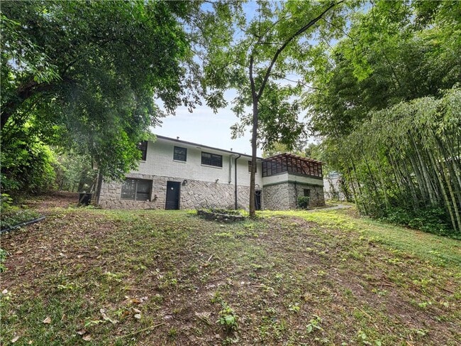 Building Photo - 1685 Dunwoody Pl NE