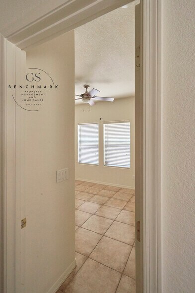 Building Photo - 4211 E Wading Pond Dr