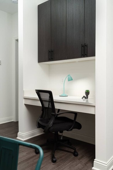 Building Photo - 5842 Leisure Ln