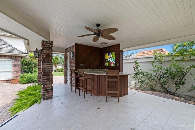 Building Photo - 11 Moorefield Rd