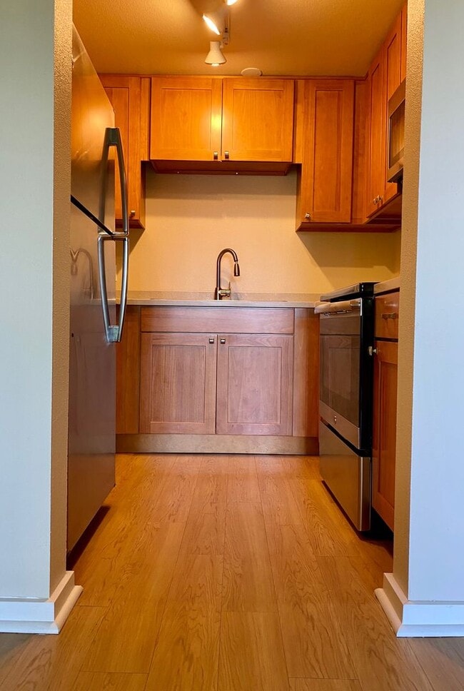 Interior Photo - Cambridge
