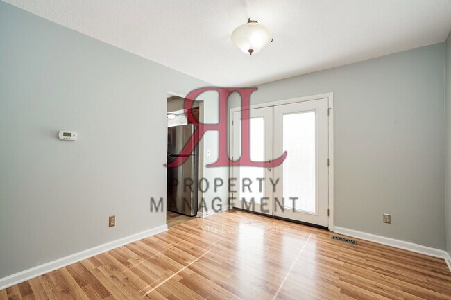 Building Photo - 119 Stornoway Dr E
