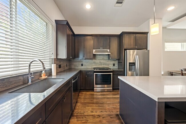 Building Photo - 314 Eado Park Cir
