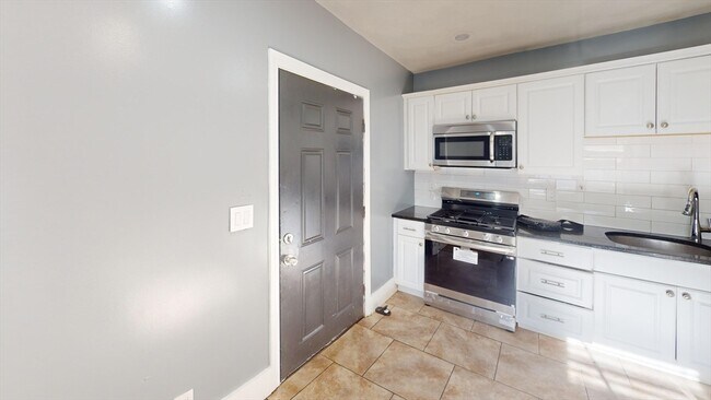 Building Photo - 100 Malden St