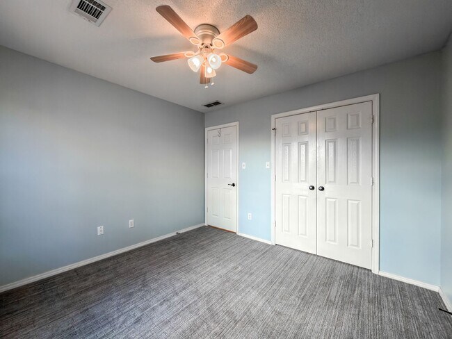 Building Photo - 7713 S 24th St