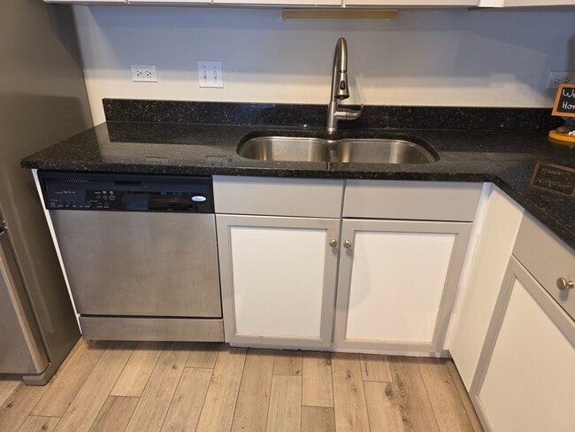 Building Photo - 1101 S State St