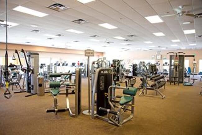 Building Photo - This beautifully appointed 3-bedroom, 2-bathroom condo seasonal rental Located in Leisure World A...