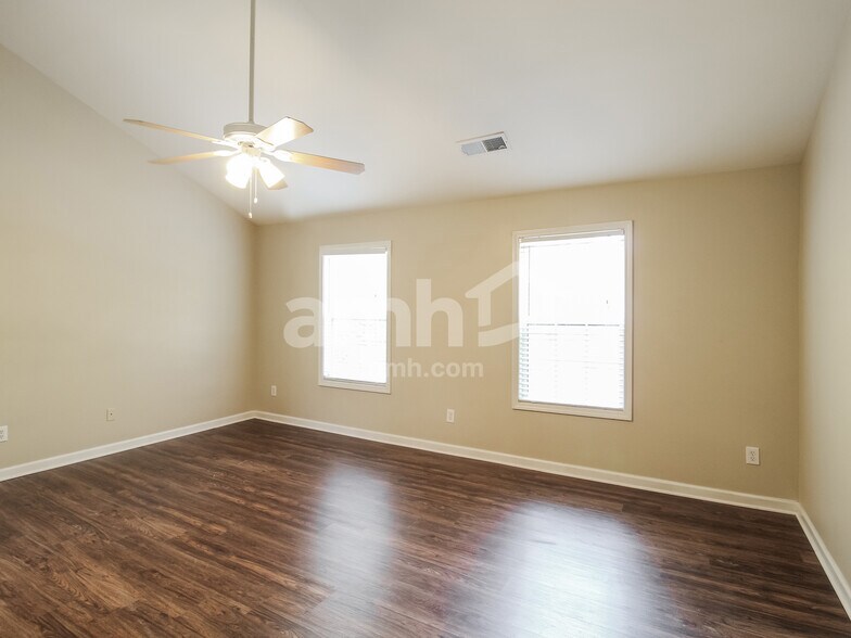 Building Photo - 962 Garden Meadows Cir