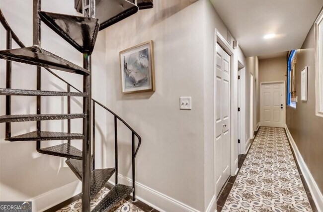 Building Photo - 1116 Piedmont Ave NE