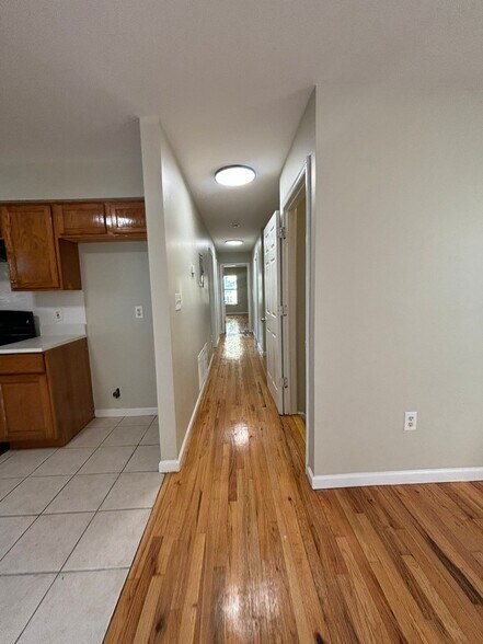 Building Photo - 509 S 19th St