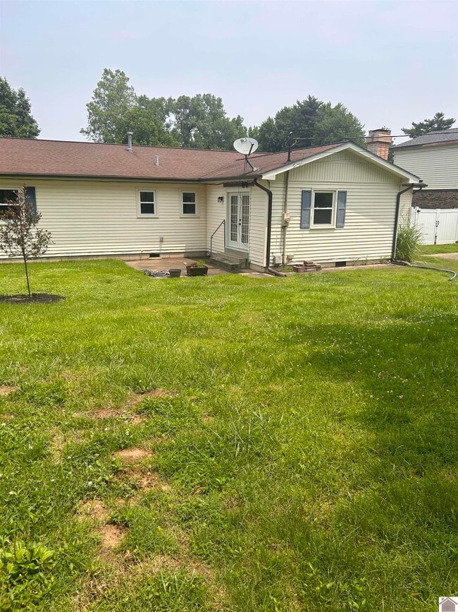 Building Photo - 160 Kimberly Dr