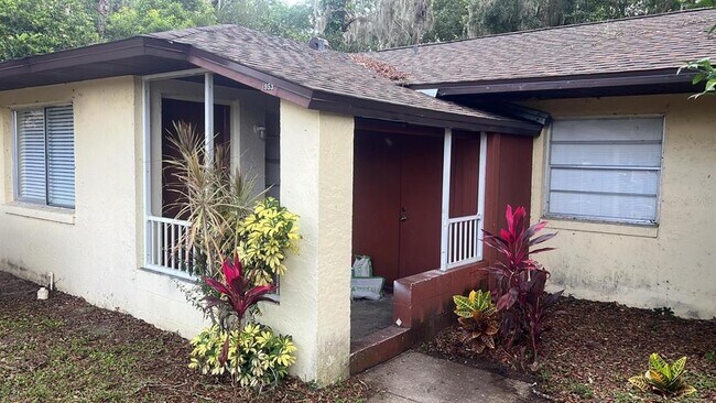 Primary Photo - 953 Monroe Ct