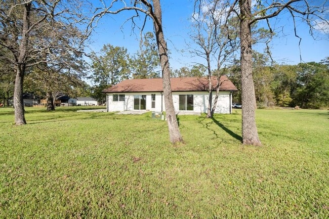 Building Photo - 456 Deep Woods Ln