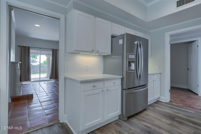 Building Photo - 6167 Los Felinos Cir