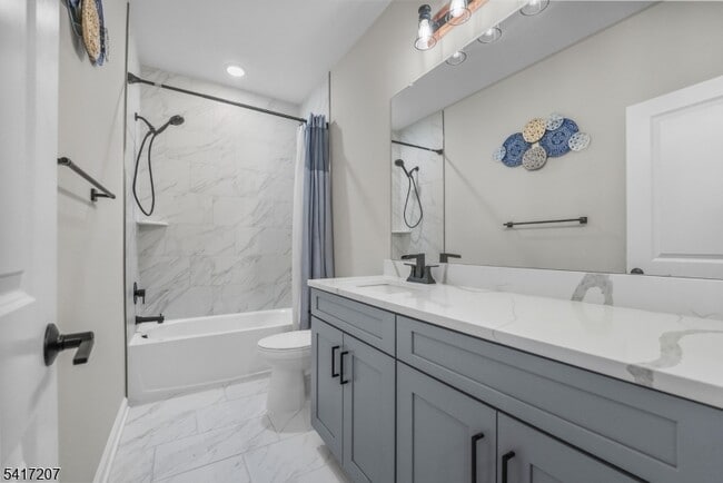 Building Photo - 8 Jessica Ln