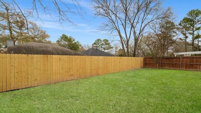 Building Photo - 1931 Invermere Dr