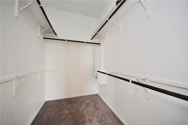 Building Photo - 1250 Chad Dr