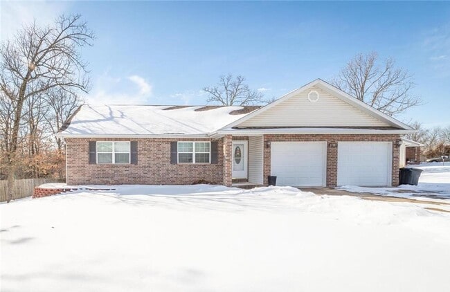 Building Photo - Beautiful 3 Bedroom, 2 Bathroom Home in No...