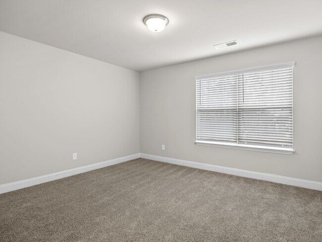 Building Photo - Charming two bedroom two and a half bathroom ready for you to call home!