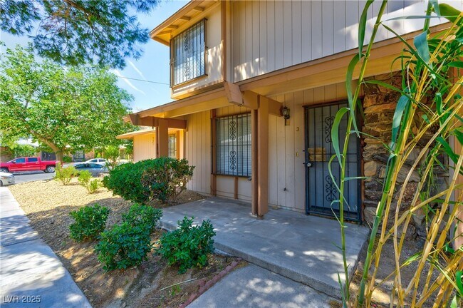 Building Photo - 1372 Lorilyn Ave