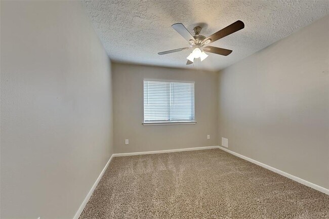 Building Photo - 11606 Easterling Dr