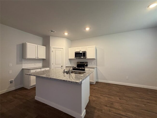 Building Photo - 17920 Lantana Loop