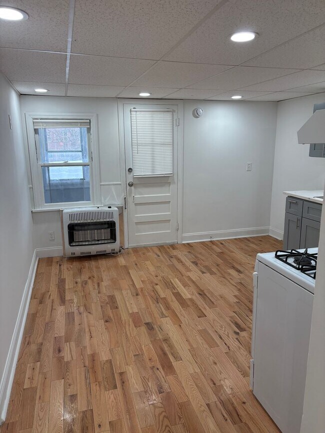 Building Photo - 10 Congress St