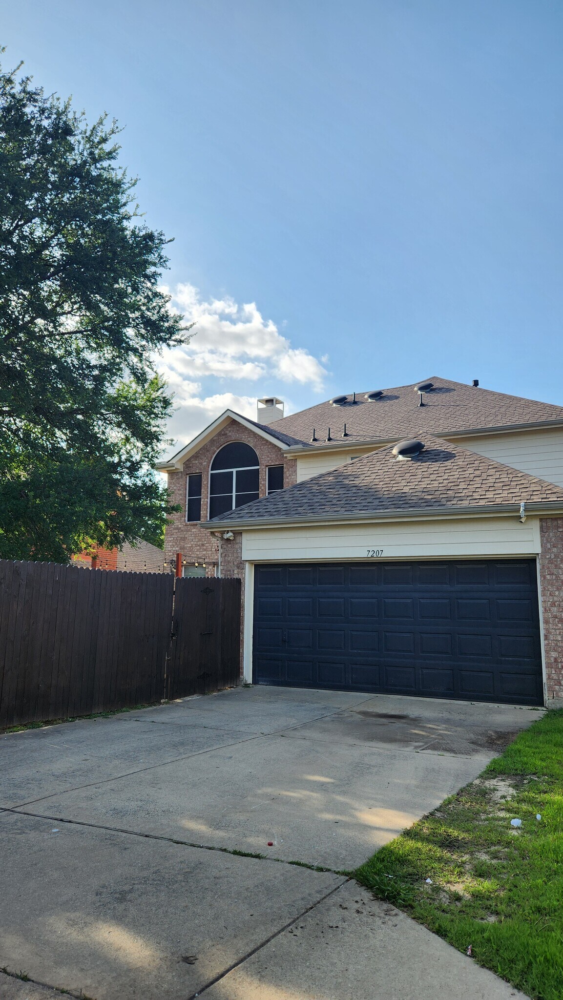 Building Photo - 7207 Juniper Dr