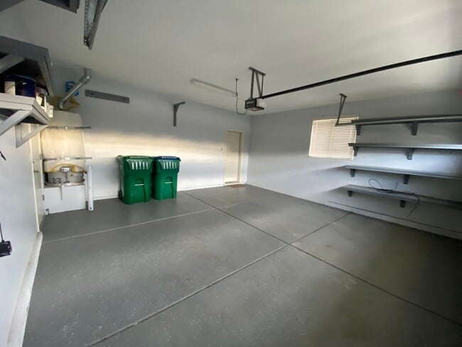 Building Photo - Executive Home in 55+ Del Webb Community of Somersett