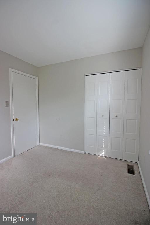 Building Photo - 6530 Yadkin Ct
