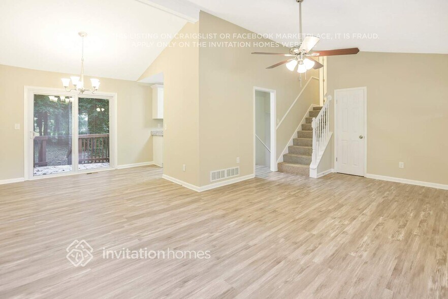 Building Photo - 8952 Saddlewood Dr