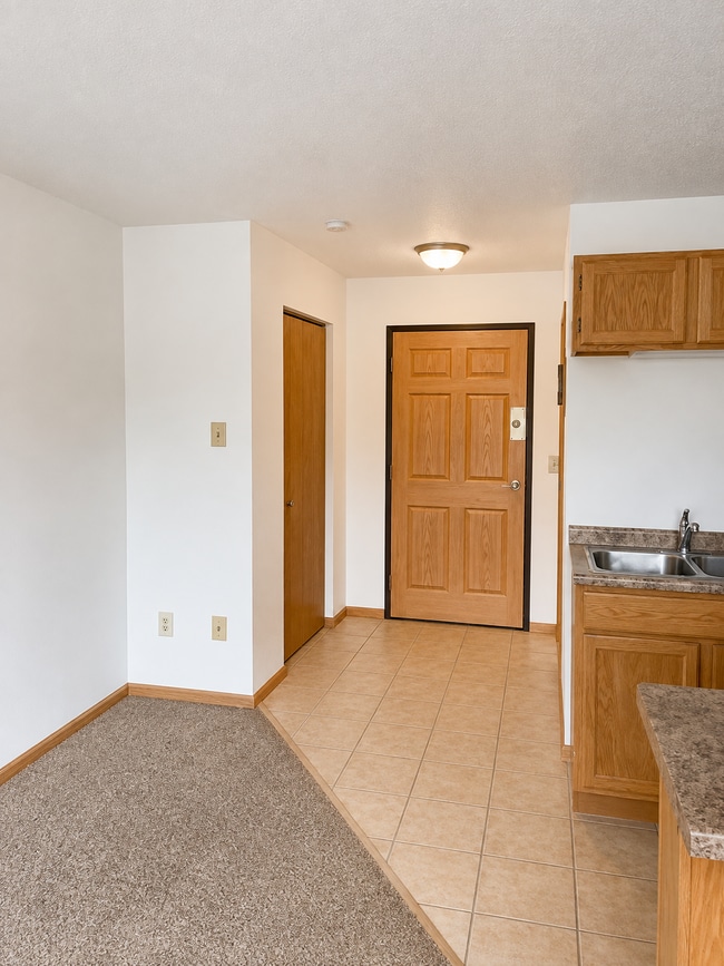 Building Photo - 4531 Mormon Coulee Rd
