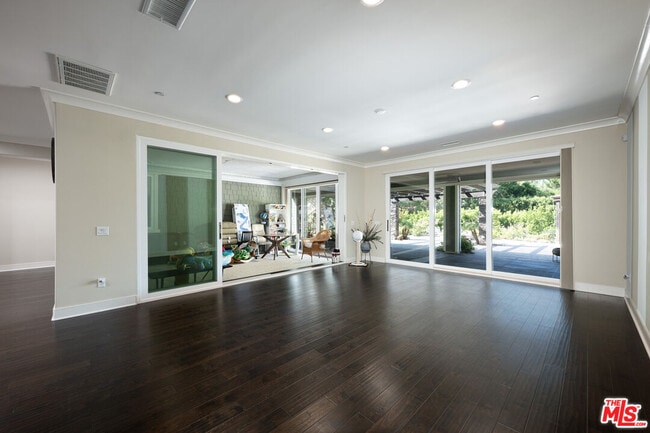 Building Photo - 9 Casaba Rd