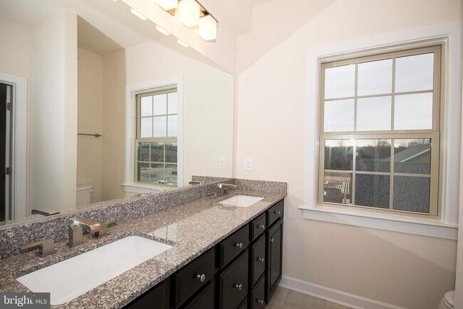 Building Photo - 2912 Middleham Ct