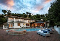 Building Photo - 3200 Oakley Dr