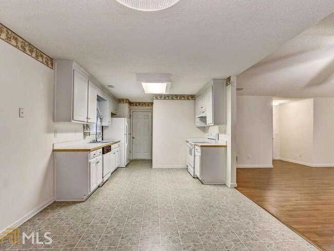 Building Photo - 2804 James Henry Dr