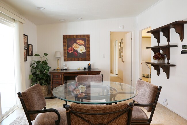 Building Photo - 38381 Poppet Canyon Dr