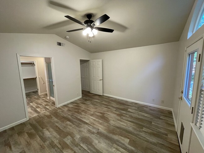 Building Photo - 3 bedroom 2 bath, Mission Ranch Neighborhood, Turnkey ready to move in.